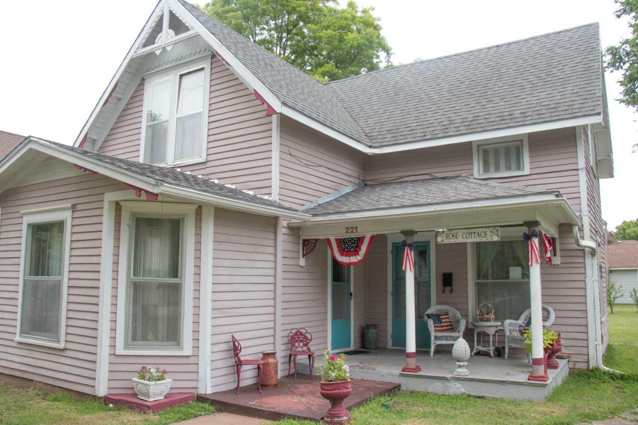 Rose Cottage Baxter Springs Exterior photo